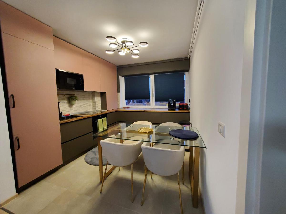 Jad- Penthouse With Jacuzzi And Mountain View - Coresi Braşov Exteriör bild