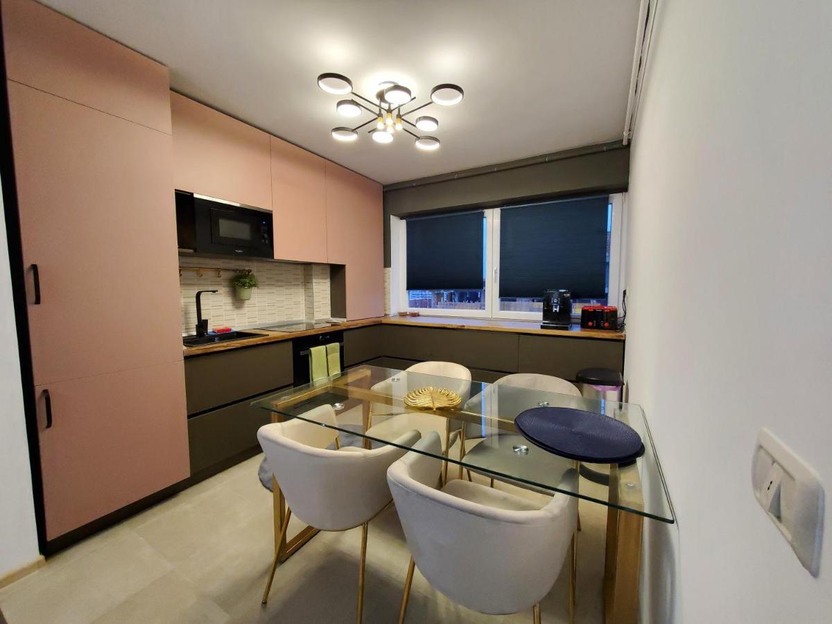 Jad- Penthouse With Jacuzzi And Mountain View - Coresi Braşov Exteriör bild